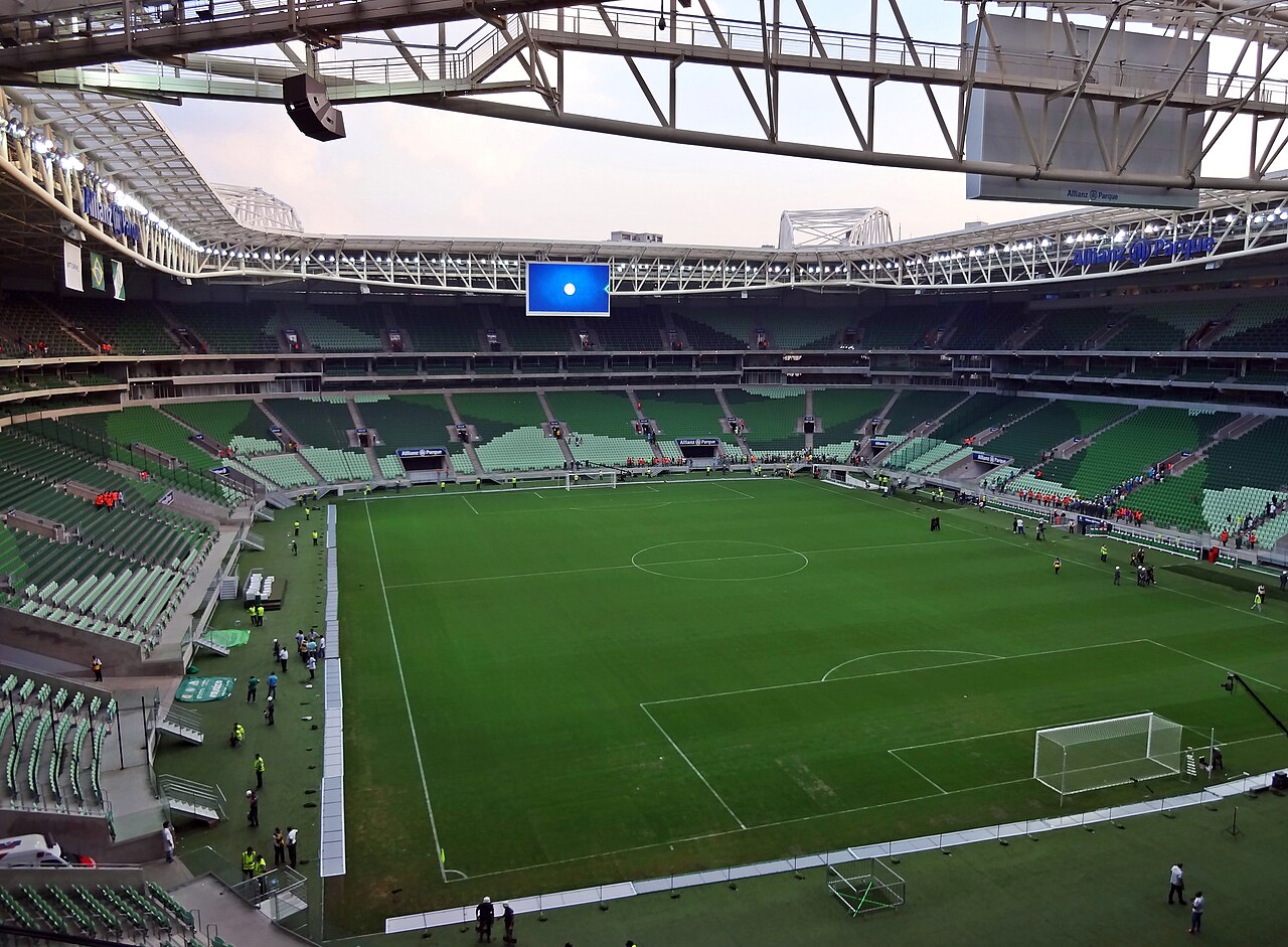 Vista do gramado e das arquibancadas do Allianz Parque, estádio do Palmeiras