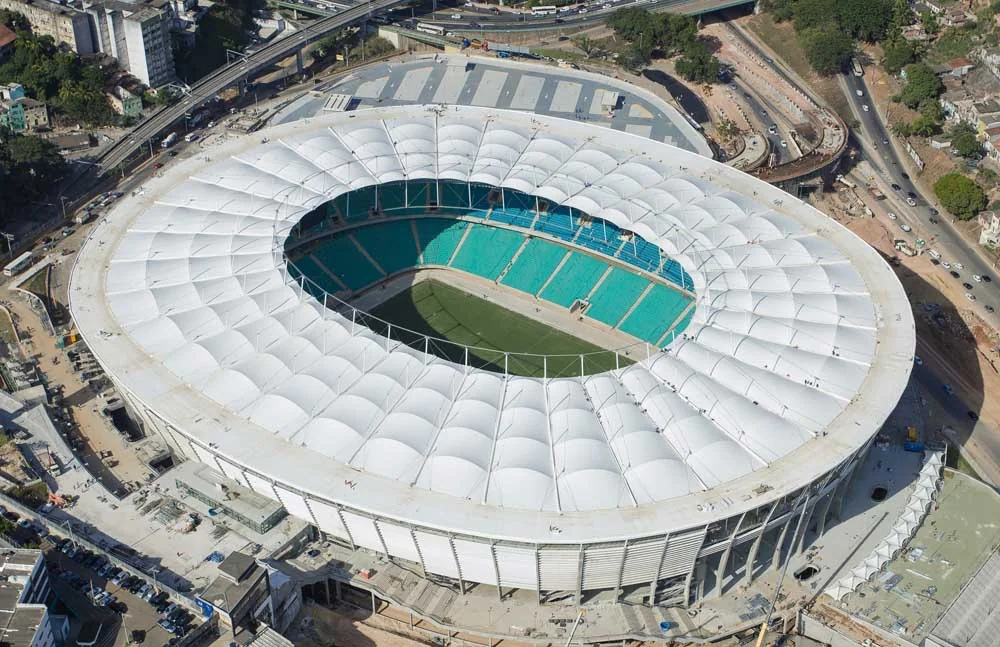 Vista aérea da Arena Fonte Nova em 2013.