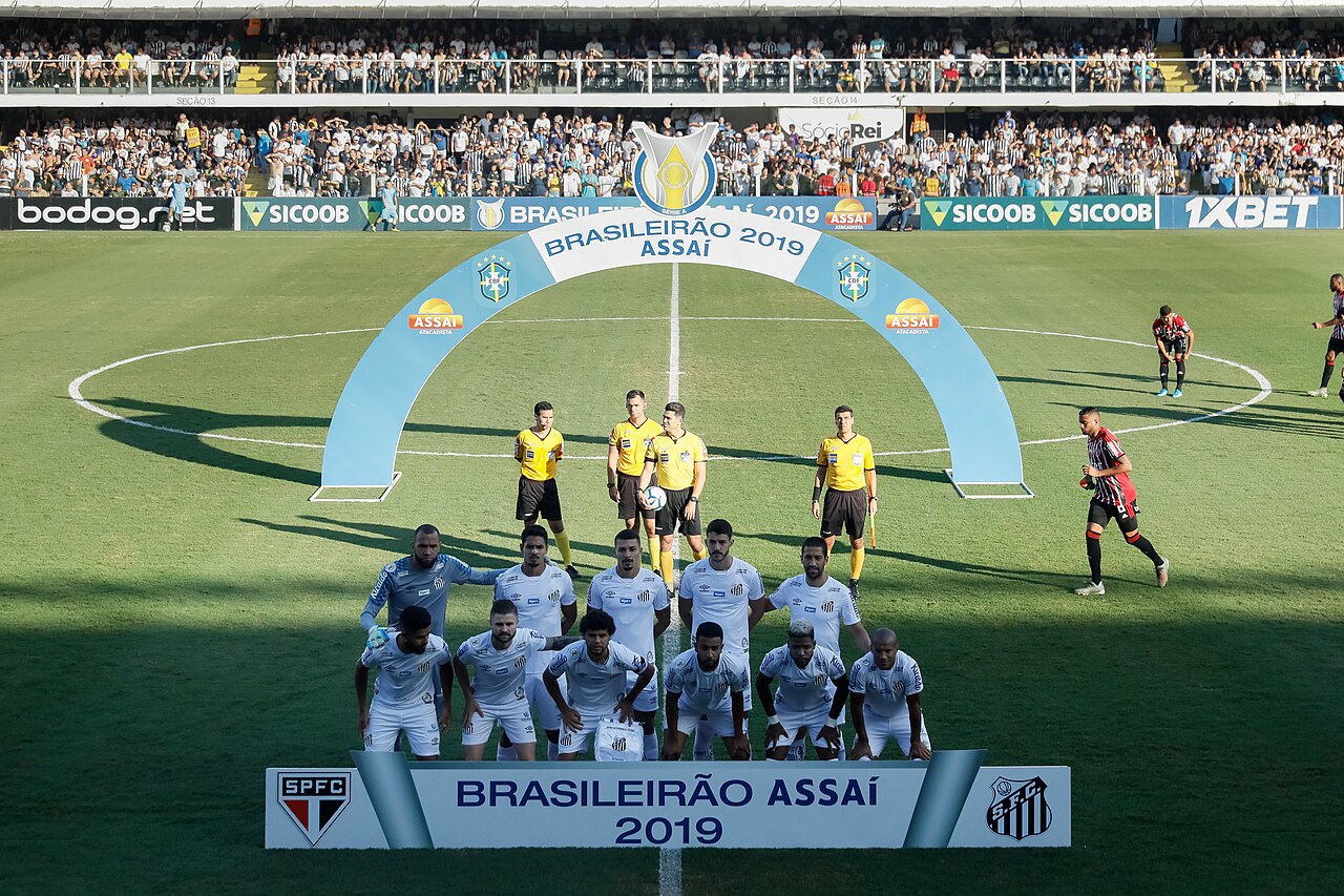 Santos e São Paulo antes da partida na Vila Belmiro, em 2019.